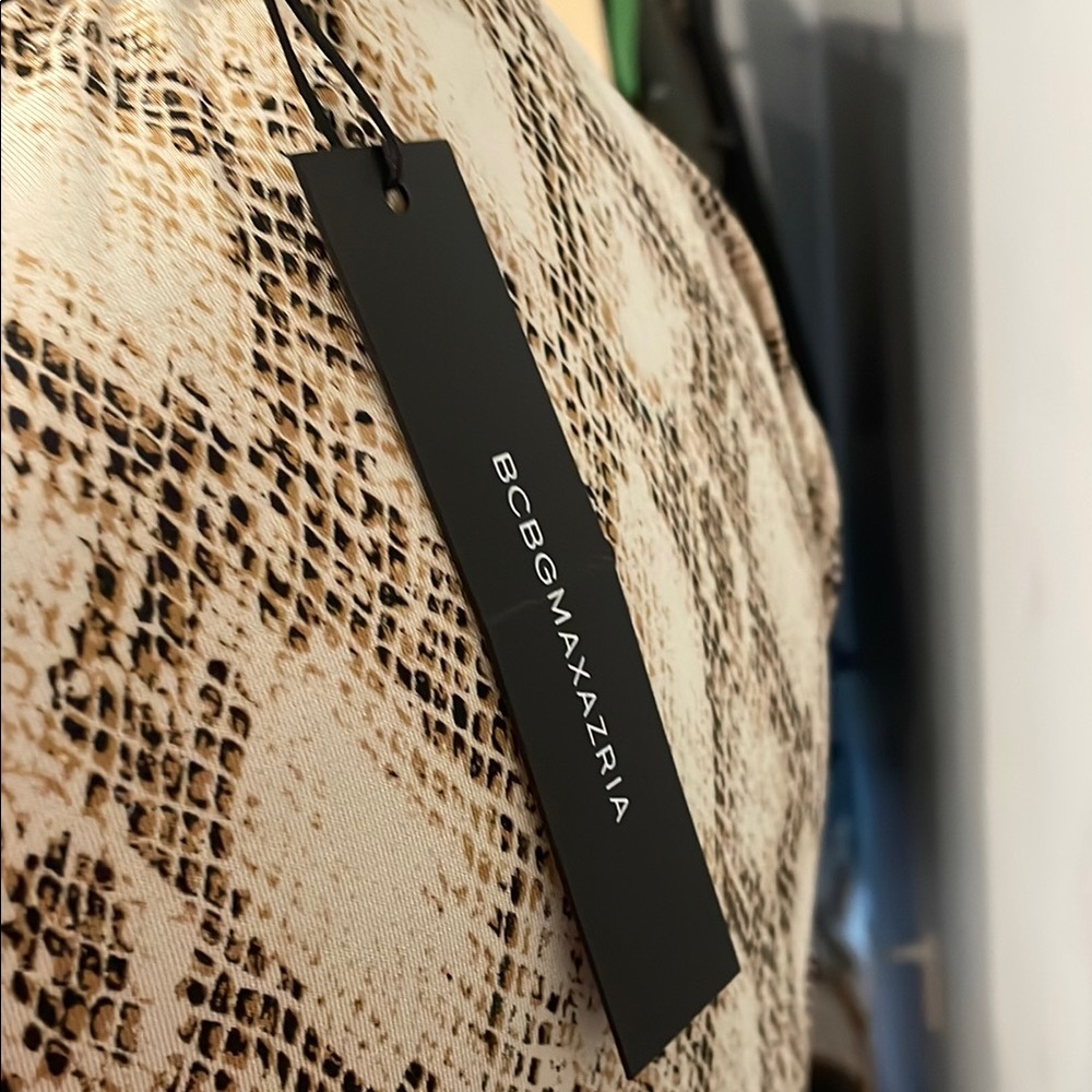 Snakeskin Print Turtleneck Top - Picture 3 of 3